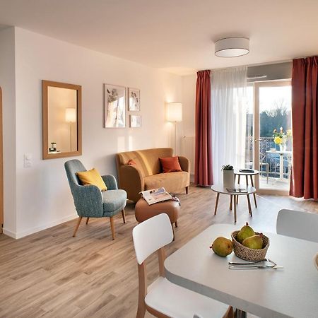 Aparthotel Domitys Les Cerneaux Hazebrouck Exterior foto