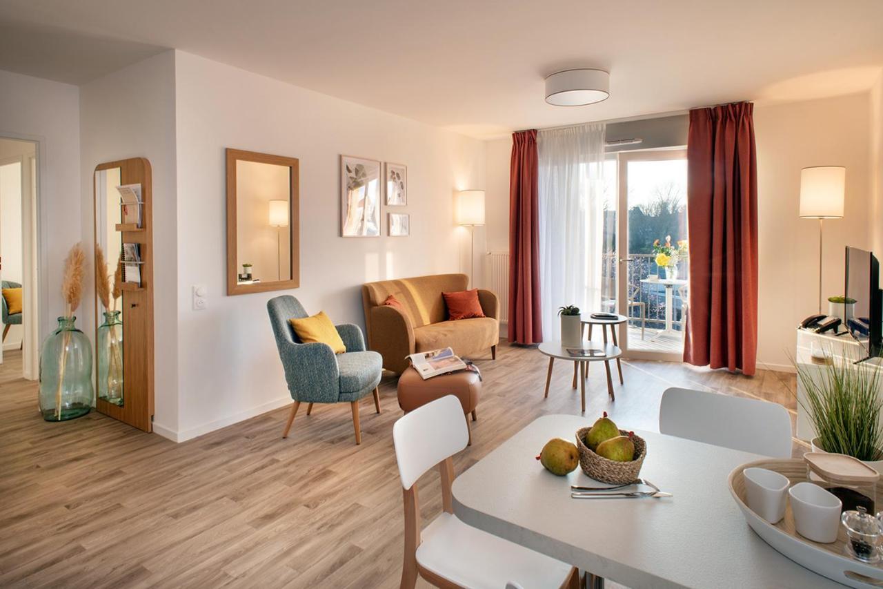 Aparthotel Domitys Les Cerneaux Hazebrouck Exterior foto