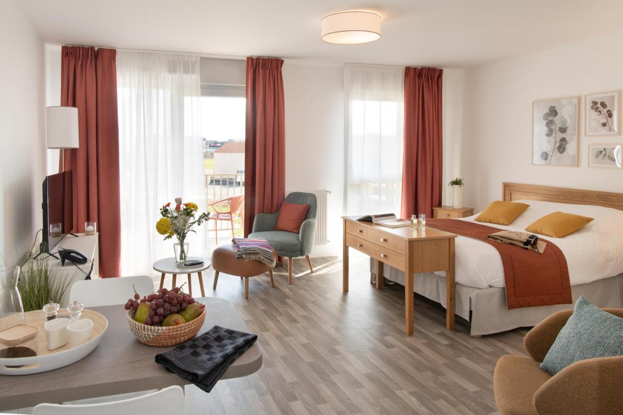 Aparthotel Domitys Les Cerneaux Hazebrouck Exterior foto